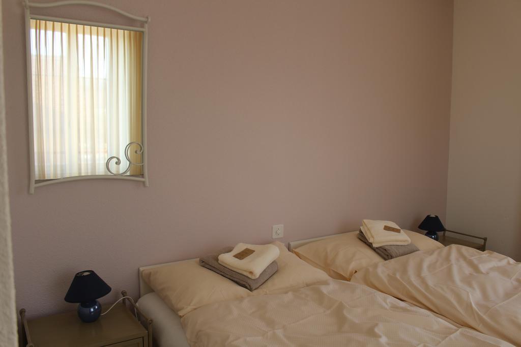 Hotel De La Gare Yvonand Phòng bức ảnh
