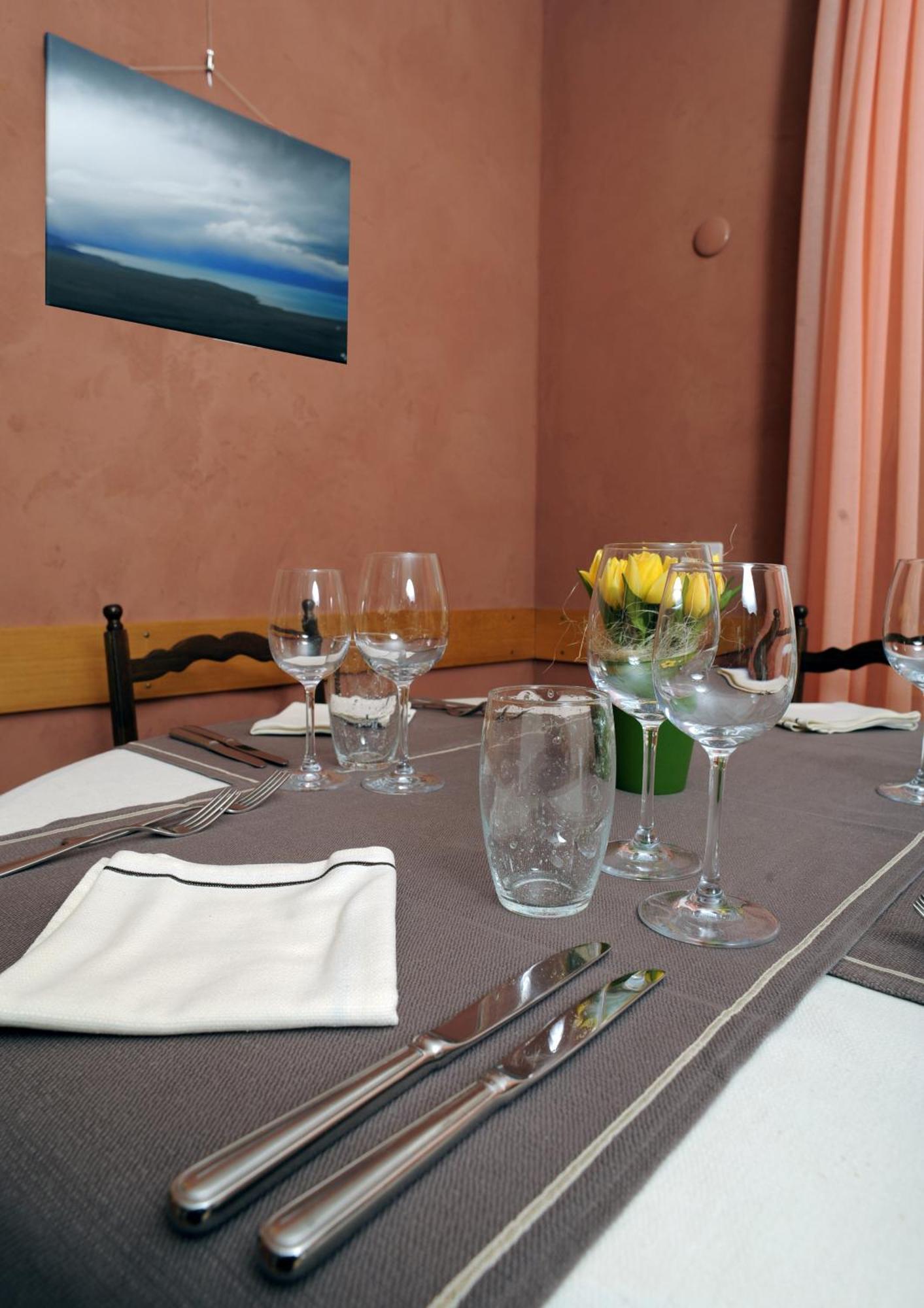 Hotel De La Gare Yvonand Ngoại thất bức ảnh